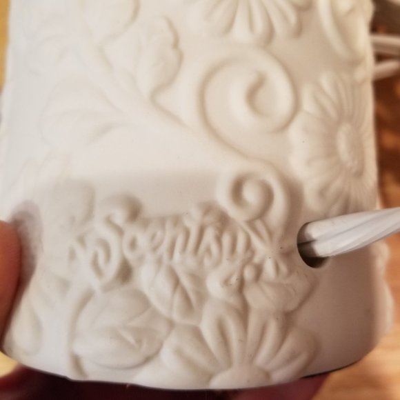 Scentsy Full Size Warmer - Flower Vine - Picture 4 of 5